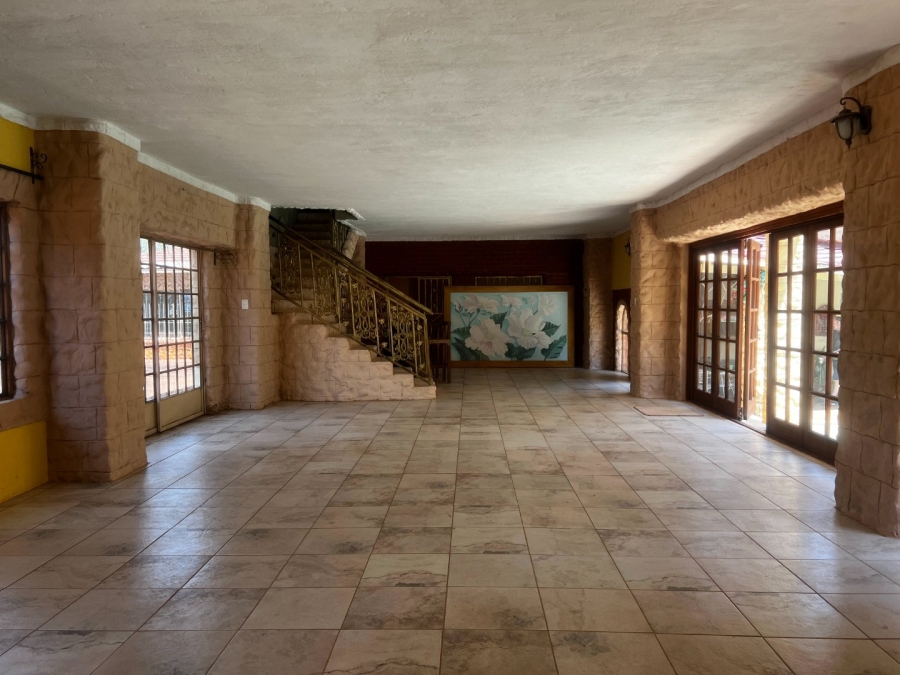 5 Bedroom Property for Sale in De Wildt North West